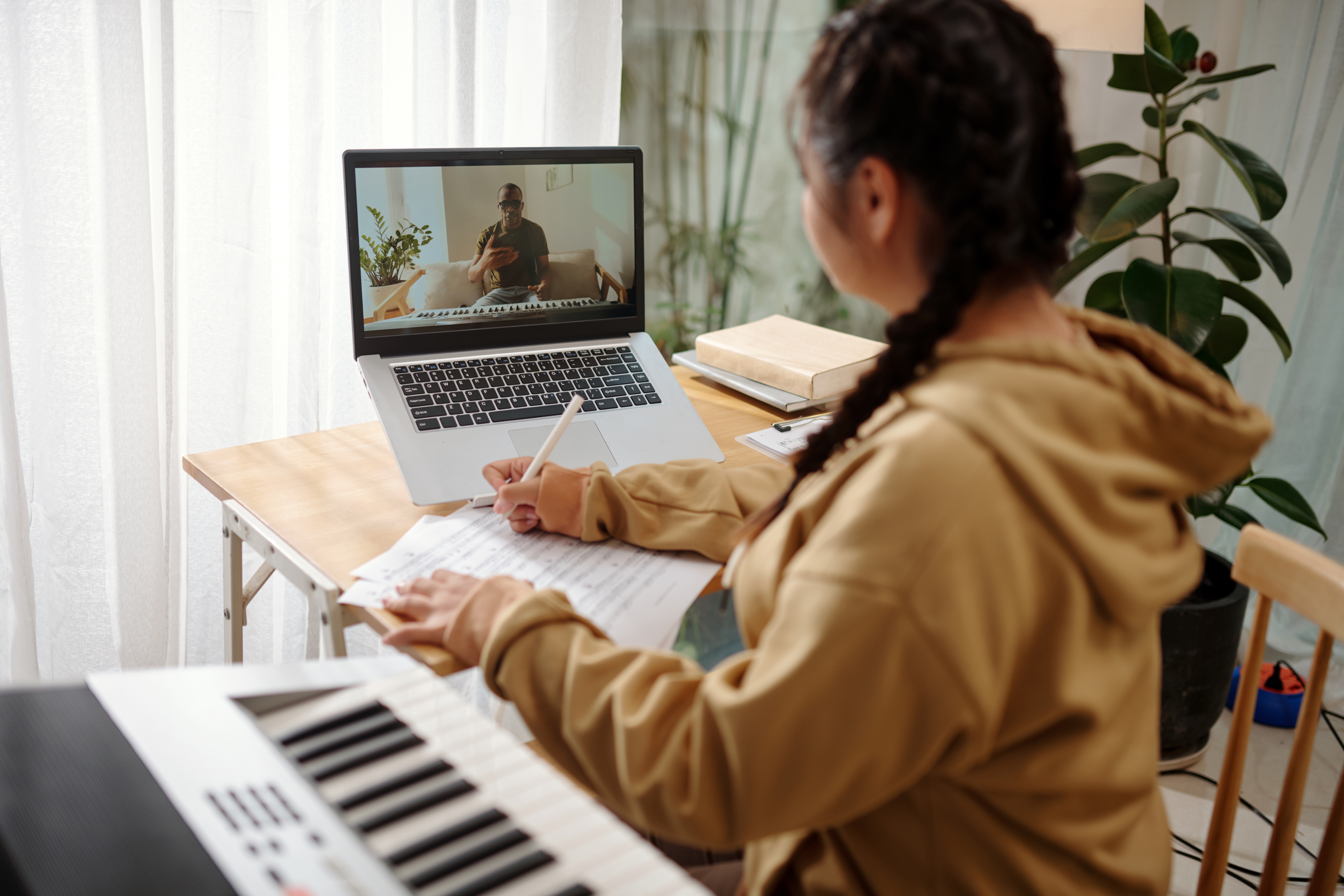 Private music lessons held digitally - what is the right billing model?